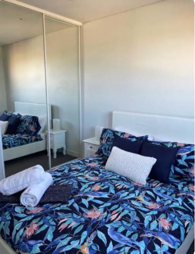 LOCATION LOCATION CITY VIEWS NETFLIX WIFI WINE - Accommodation Cairns 5