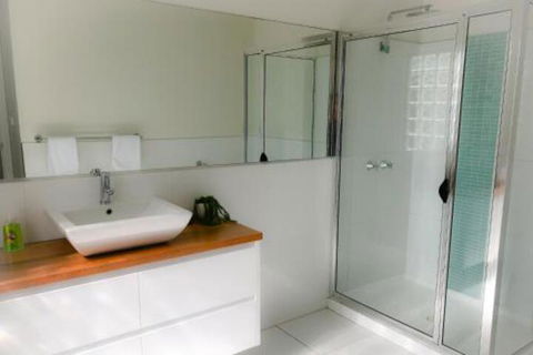 BAY Of FIRES BEACH SHACK Ocean Views From A Modern Beachhouse - Accommodation Cairns 5