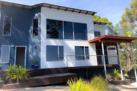 BAY Of FIRES BEACH SHACK Ocean Views From A Modern Beachhouse - Accommodation Cairns 0