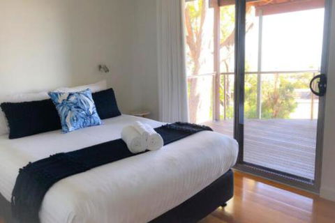 BAY Of FIRES BEACH SHACK Ocean Views From A Modern Beachhouse - Accommodation Cairns 7