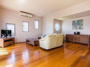 Beach House On Katherine Circuit - Accommodation Cairns 0