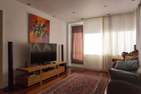Bright & Spacious 2 Bedroom Apartment In Windsor - Accommodation Cairns 3
