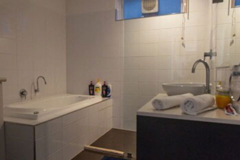 Bright & Spacious 2 Bedroom Apartment In Windsor - Accommodation Cairns 2
