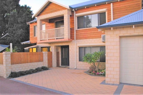 Terrific Townhouse - Accommodation Cairns 5