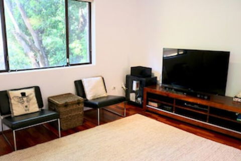Spacious 3 Bedroom Apartment 20 Min To The CBD - Accommodation Cairns 0