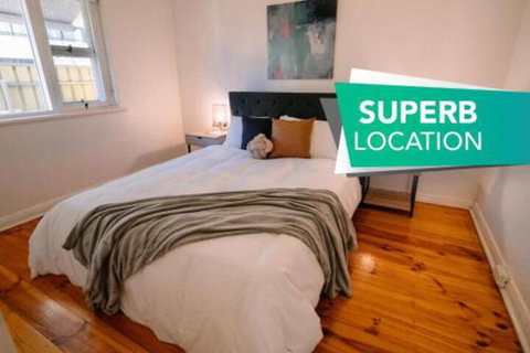 A Wave Away At Glenelg Cosy Unit Near The Beach - Accommodation Cairns 0