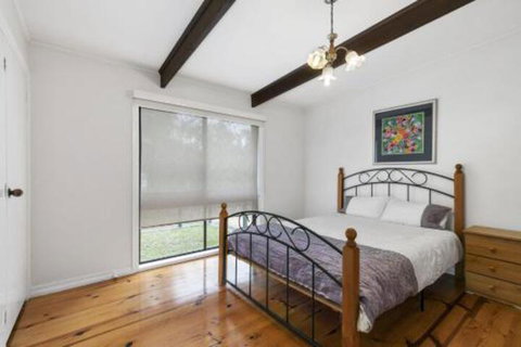 THE BEACH HIVE PET FRIENDLY (OUTSIDE ONLY) INLET SIDE - Accommodation Cairns 2