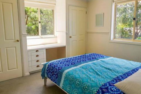 GUMS & ROSES Family Home In The Heart Of Town. - Accommodation Cairns 2