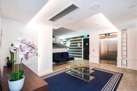 Boho Room In The City With Remarkable Rooftop - Accommodation Cairns 5