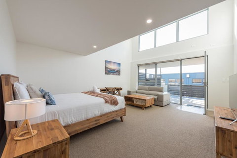 The Hub Bicheno - Accommodation Cairns 2