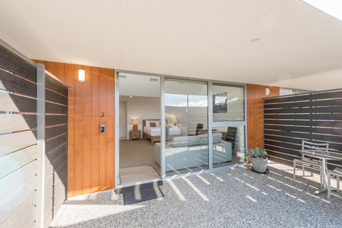 The Hub Bicheno - Accommodation Cairns 4