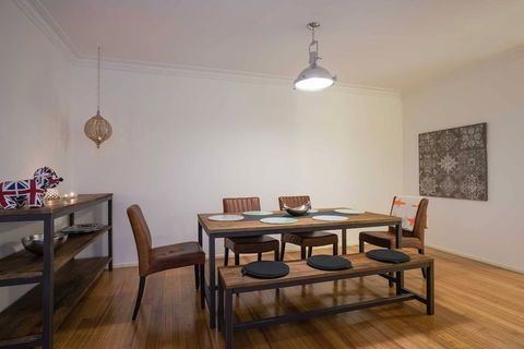 Urban Escape Strathfield - Accommodation Cairns 6