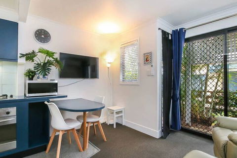 Beautiful Studio In Great Leafy Location - Accommodation Cairns 4