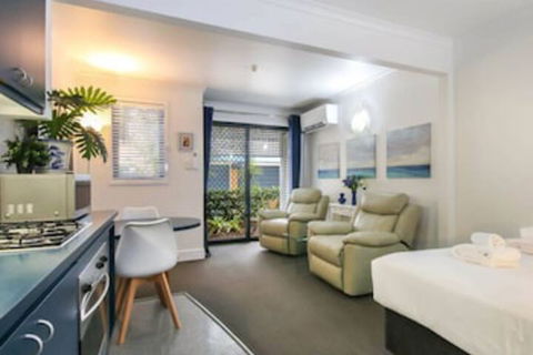 Beautiful Studio In Great Leafy Location - Accommodation Cairns 0