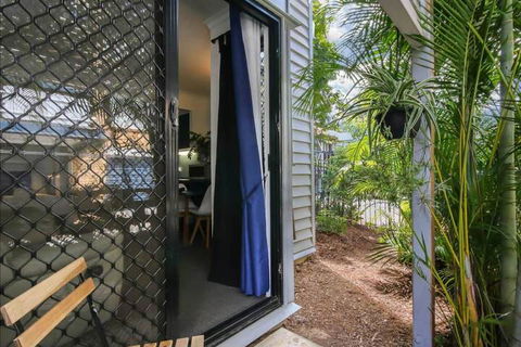 Beautiful Studio In Great Leafy Location - Accommodation Cairns 7