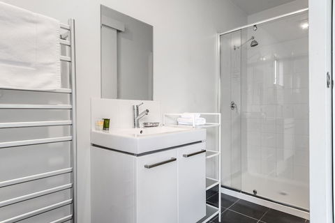 Freycinet Haven - Accommodation Cairns 2