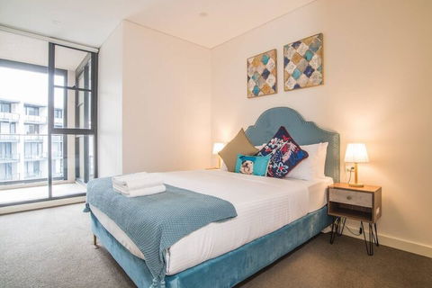 Bright & Modern! 2bed 2bath APT With Parking - Accommodation Cairns 5