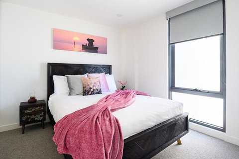 JUDD A Stylish Abode Awaits You - Accommodation Cairns 3