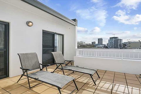 The Apartment Service SANT4 - Accommodation Cairns 4