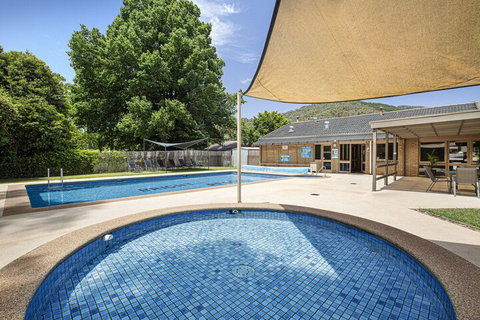 The Bright Resort - Accommodation Cairns 2