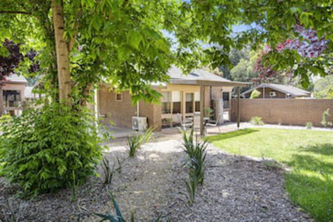 The Bright Resort - Accommodation Cairns 0