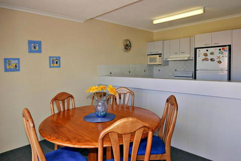 Bright & Comfortable In Quiet Location - Accommodation Cairns 6