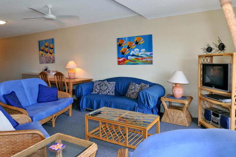 Bright & Comfortable In Quiet Location - Accommodation Cairns 2