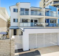 Luxury Living by the Sea - Accommodation Cairns