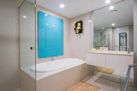 29 / F Private Apartment In Iconic Q Resort & Spa. Ocean & River Views - Accommodation Cairns 0