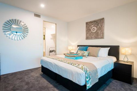 29 / F Private Apartment In Iconic Q Resort & Spa. Ocean & River Views - Accommodation Cairns 5