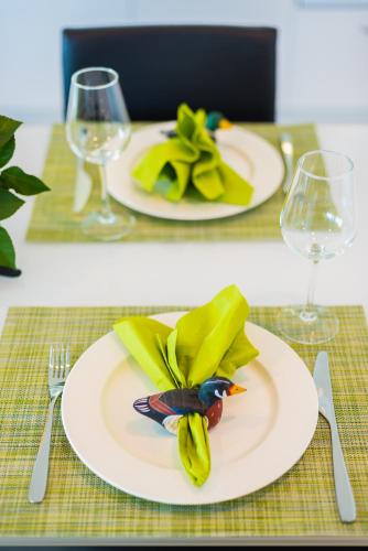 29 / F Private Apartment In Iconic Q Resort & Spa. Ocean & River Views - Accommodation Cairns 6