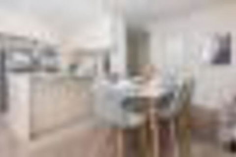 New Modern Apartment With Parking Near Amenities - Accommodation Cairns 2