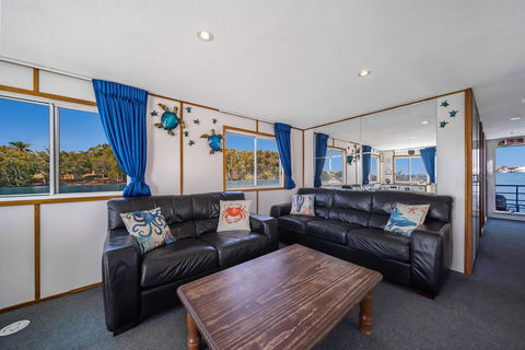 Coomera Houseboat Holidays - Accommodation Cairns 5