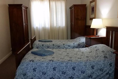 About Town Cottages - Accommodation Cairns 6