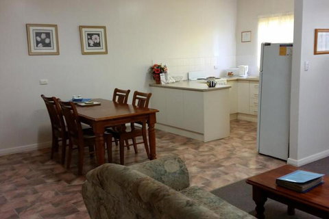 About Town Cottages - Accommodation Cairns 3