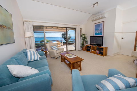 A Yachtsmans Rest Unit 4, 37 Victoria Parade - Accommodation Cairns 3