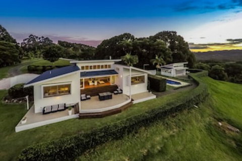 A PERFECT STAY - Byron's Brae - Accommodation Cairns 0