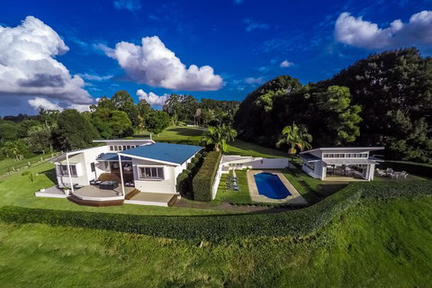 A PERFECT STAY - Byron's Brae - Accommodation Cairns 3