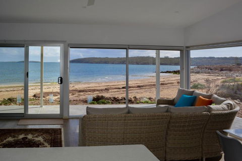 Beachside - Accommodation Cairns 2