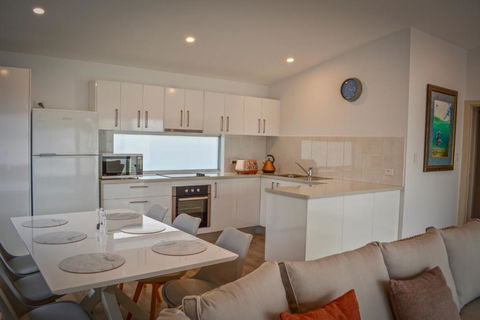 Beachside - Accommodation Cairns 1