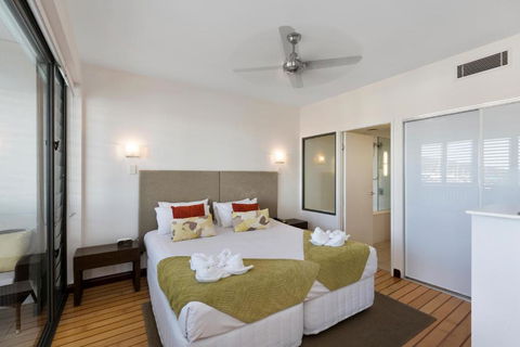 Boathouse Port Of Airlie - Accommodation Cairns 4