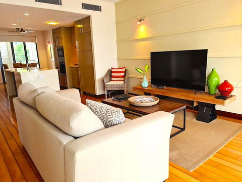 Boathouse Port Of Airlie - Accommodation Cairns 1