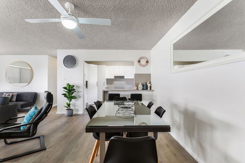 Laman Lodge Unit 2 15 Laman Street - Accommodation Cairns 1