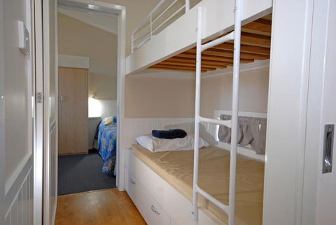 Barrack Point Holidays - Accommodation Cairns 3