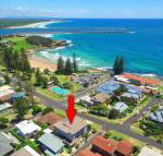 Bimbadeen Unit 3 across from the beach lift in complex - Accommodation Cairns
