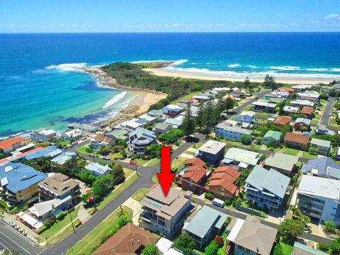 Bimbadeen Penthouse Across The Road From Main Beach! - Accommodation Cairns 4