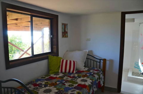Barrels Beach House 28 Dulconghi Street - Accommodation Cairns 2