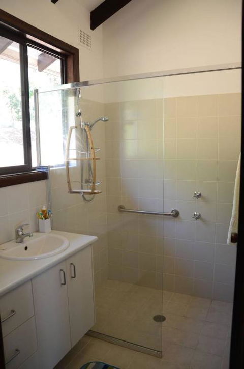 Barrels Beach House 28 Dulconghi Street - Accommodation Cairns 1