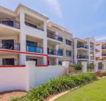 The Sands Unit 28 Straight across the road from the beach - Accommodation Cairns