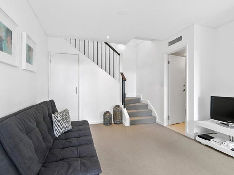 LORNE CHALET APARTMENT 11 Odyssea - Accommodation Cairns 1